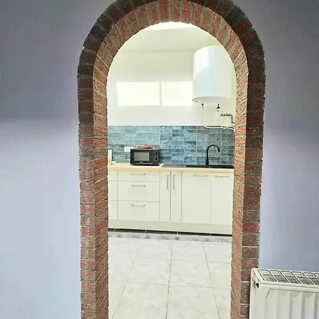 One Bedroom In With Parking