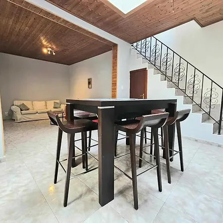 One Bedroom In With Parking *