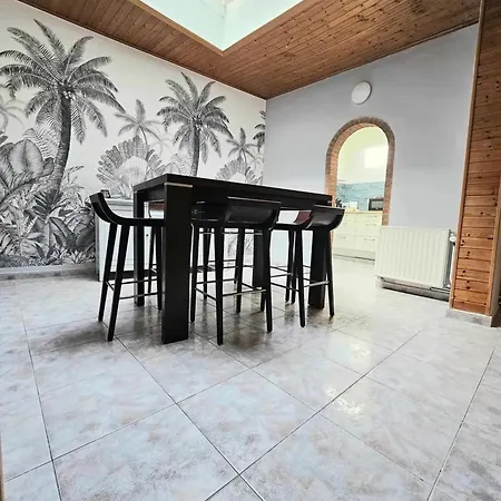 One Bedroom In With Parking